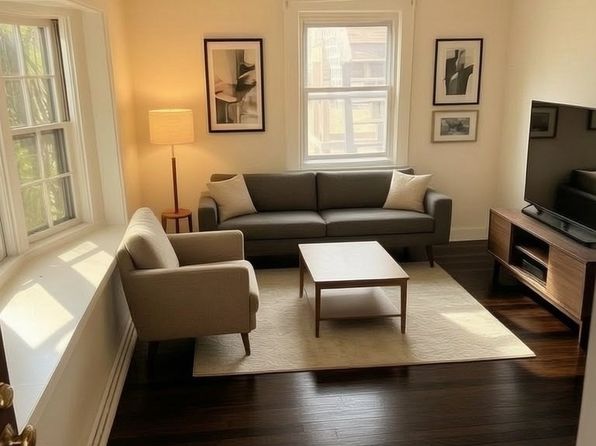 7 Evans Rd APT 1