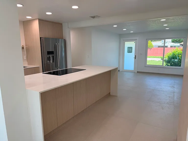 3036 N 58th Ave — Photo 1