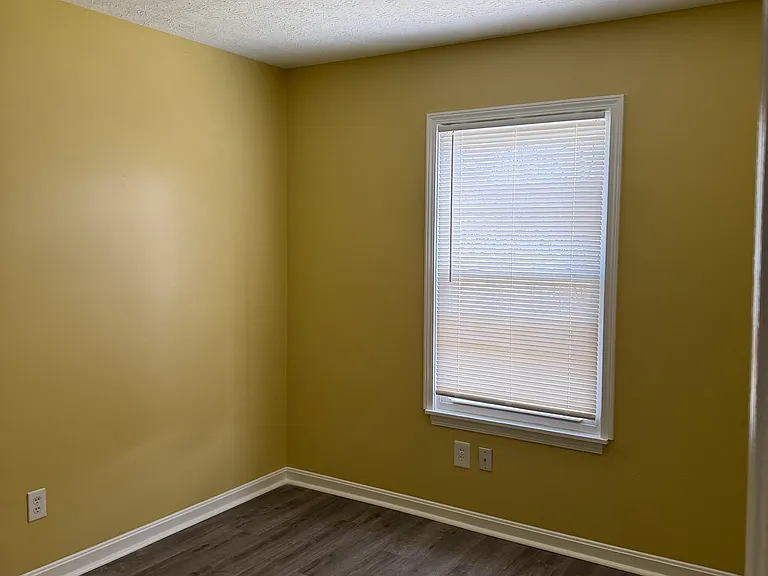 10511 Hillpark Dr — Photo 9