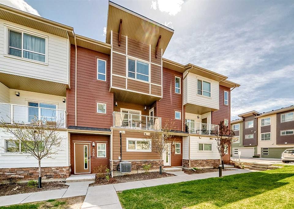 1st image of 508 N Harvest Grove Walk NE