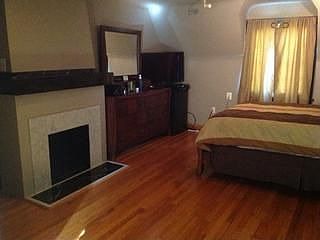 5th image of 130 Arlington Ave