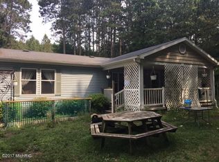 18640 Almy Rd, Howard City, MI 49329