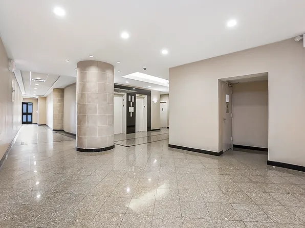 10 Bay Street Landing image 2 of 30