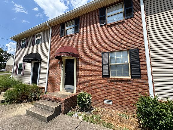 2nd image of 1643 Baltimore Dr
