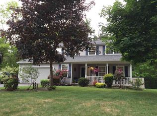 1888 Hexam Rd W, Niskayuna, NY 12309