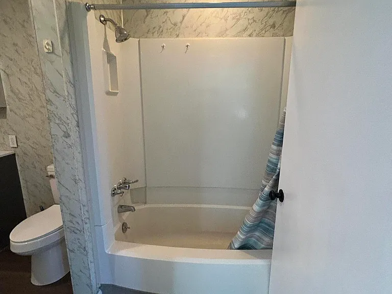 352 Market St #A — Photo 7