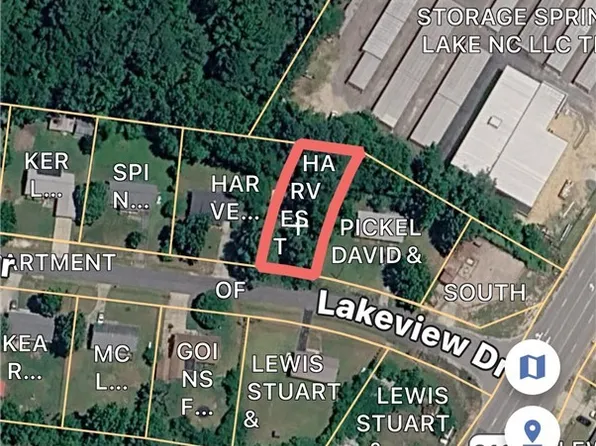 80 Lakeview Dr, Spring Lake, NC 28390