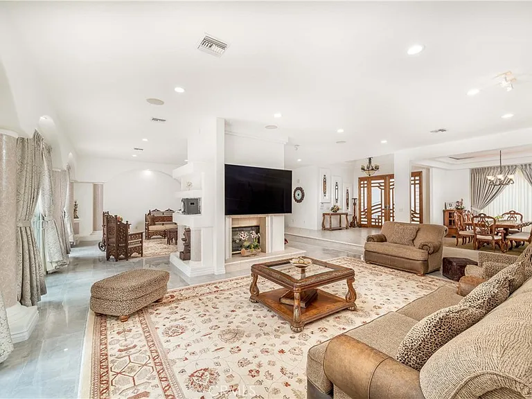 5206 Topeka Dr — Photo 23