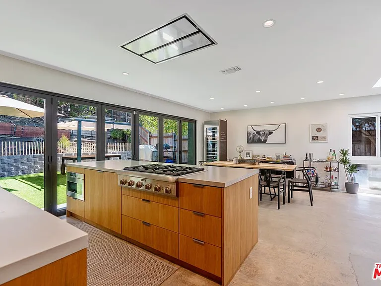 2820 Nichols Canyon Pl — Photo 17