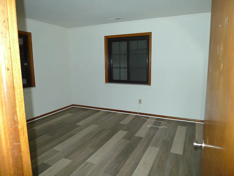 1097 Highland St — Photo 7