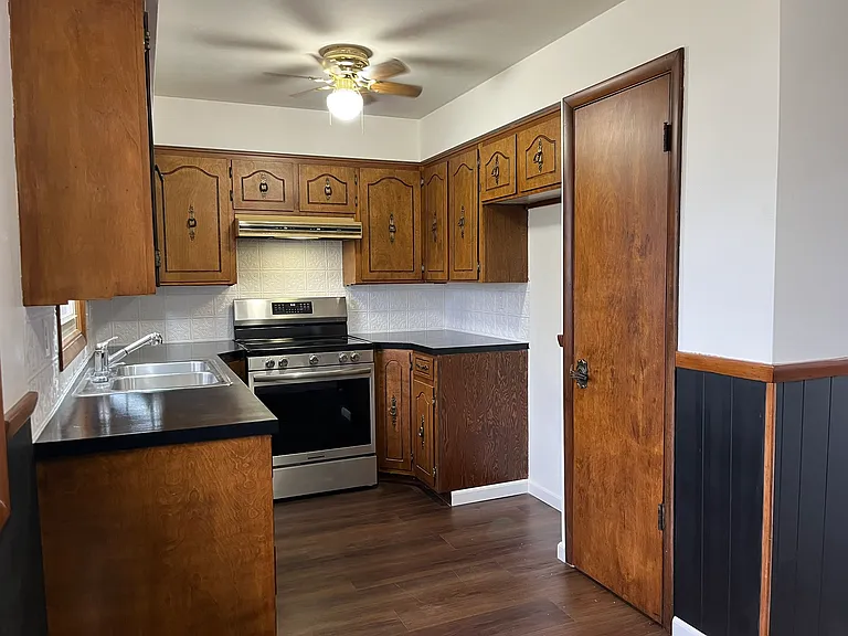 414 Wall St — Photo 6