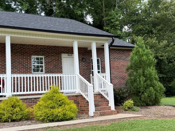 102 Camellia Garden St #B, Morganton, NC 28655