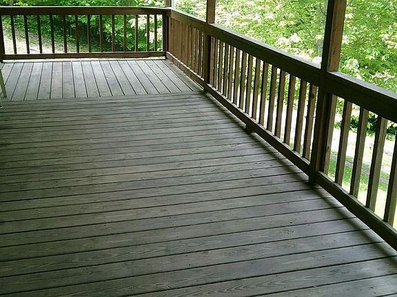 Beautiful wrap around deck