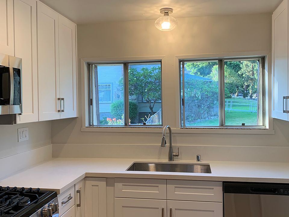 1st image of 415 N Canyon Blvd #1/2