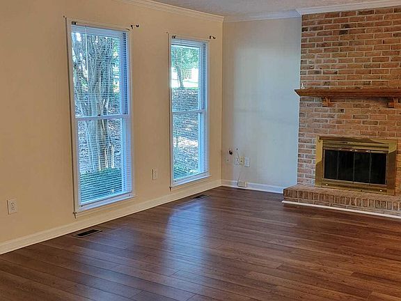 5th image of 940 Brookmont Dr SW