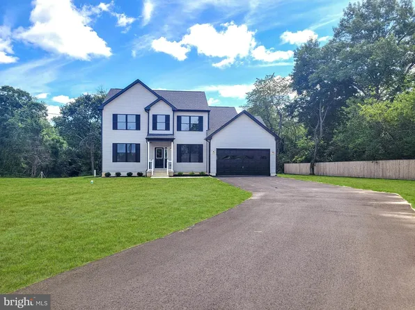 103 Heatherwood Dr, Vineland, NJ 08360