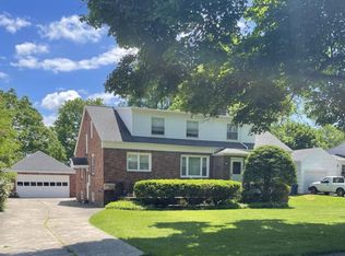 58 Arlington Rd, Williamsville, NY 14221