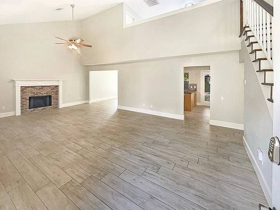 4th image of 6848 N Park Dr #8