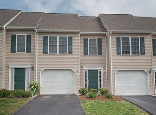 6659 Village Green Dr, Roanoke, VA 24019
