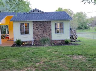 210 Parkview Dr, Savannah, TN 38372