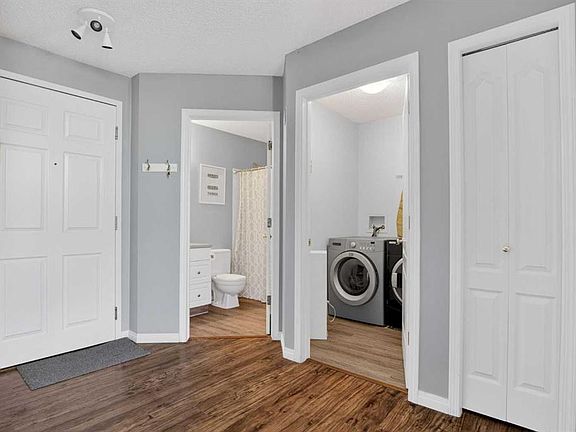 3rd image of 10 N Sierra Morena Mews SW #418