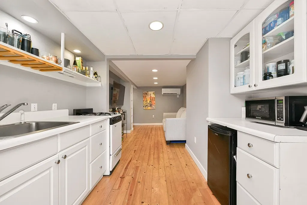 Studio, 9999 sqft, $2,500 — Photo 4