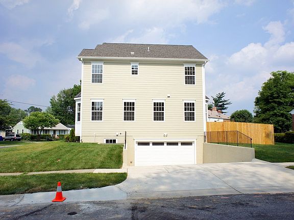 3rd image of 9933 Mayfield Dr