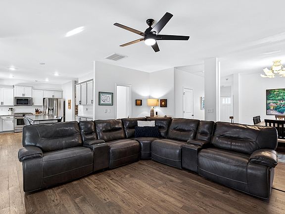 3rd image of 102 Preservation Dr
