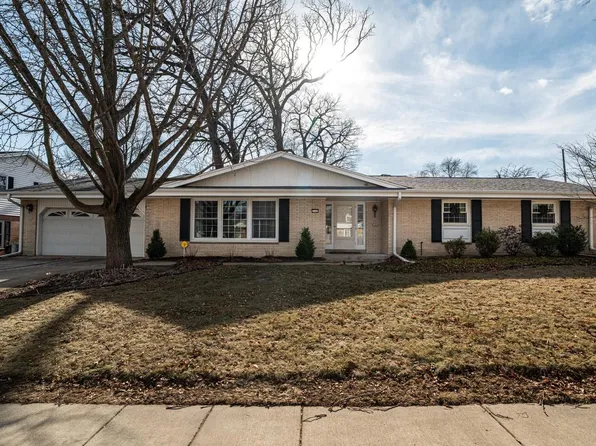7107 Wellauer DRIVE, Wauwatosa, WI 53213