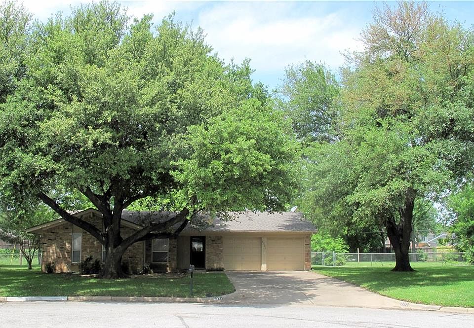 1st image of 2321 Shady Willow Ct