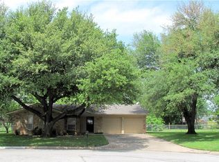 2321 Shady Willow Ct, Bedford, TX 76021