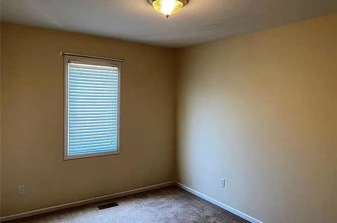 801 Village St — Photo 7