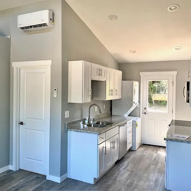 1 bed, 450 sqft, $1,100 — Photo 2