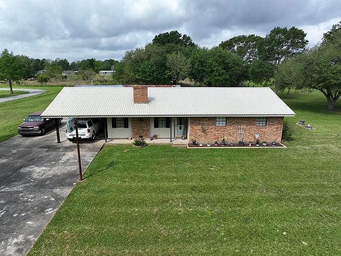 1st image of 147 Pecan Dr