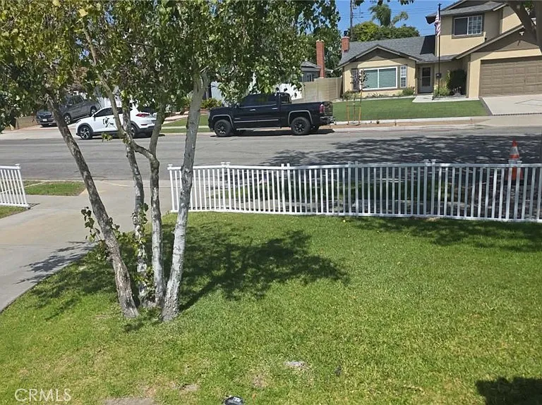 16291 Hawaii Ln — Photo 5