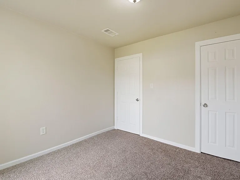 303 Gans St #B — Photo 18