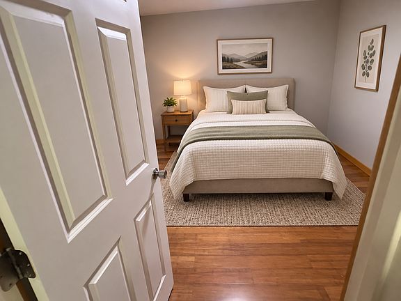2nd image of 1424 Maple St #1