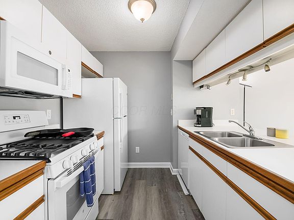 5th image of 5685 Everbrook Dr #38C