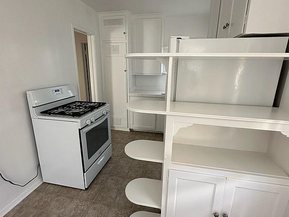 3rd image of 4447 1/2 N Bellflower Blvd