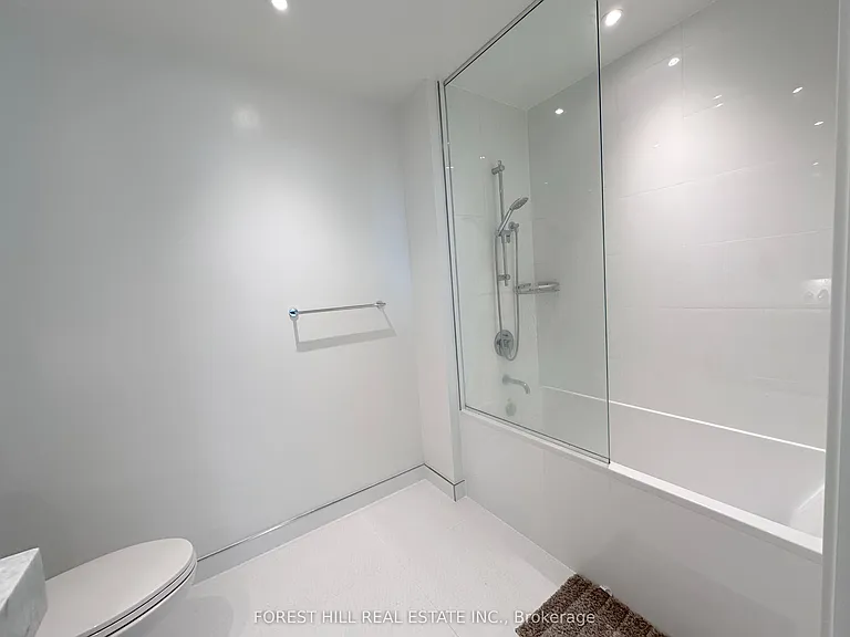 11 Yorkville Ave #3307 — Photo 24