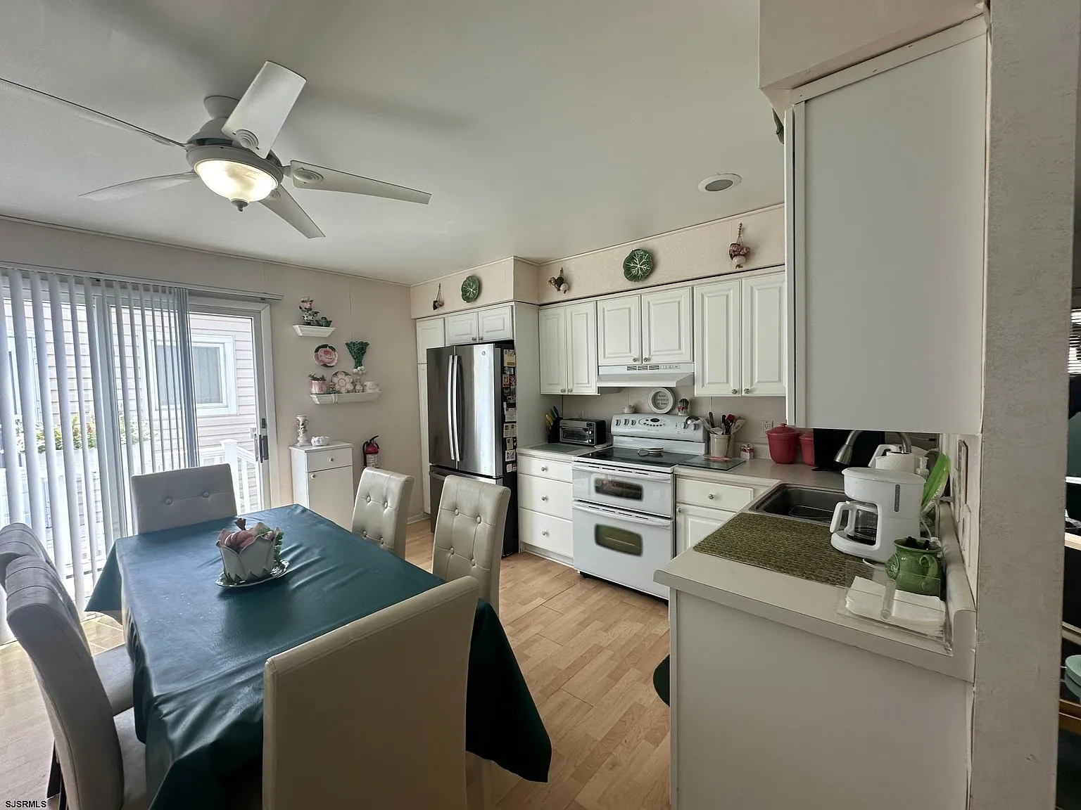 3 bed, 2.0 bath, $1,900 — Photo 4