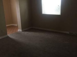 2117 N 2nd St, Clinton, IA 52732