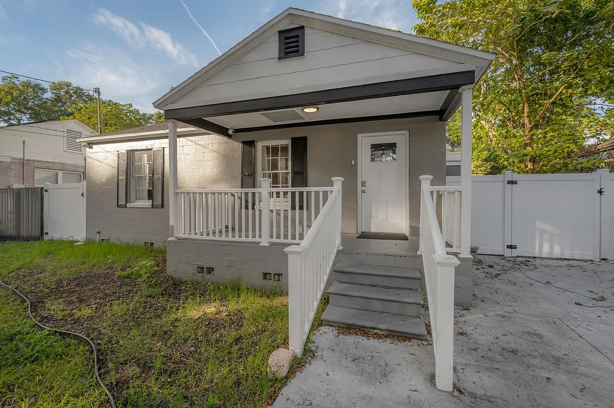 Building Photo - 1428 E Mohawk Ave
