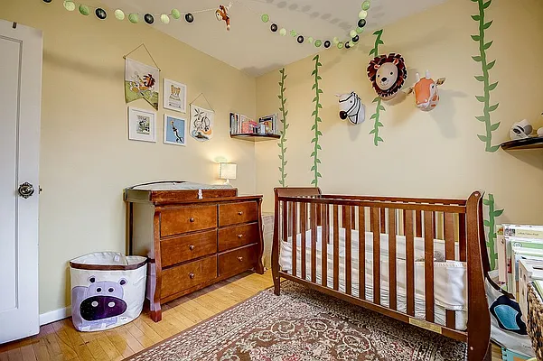 Sold by Redfin Real Estate | media 27