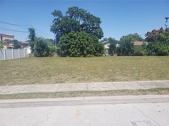 4th image of 117 NW Lincoln Cir N