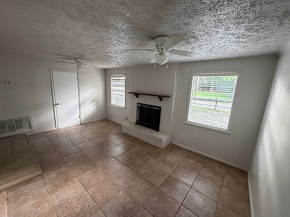 2nd image of 813 Brassell St