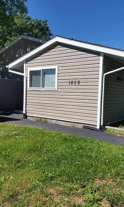 2nd image of 1809 Sir Lancelot Dr APT 1B