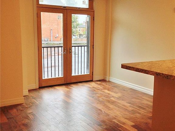 2nd image of 481 Franklin St APT 4