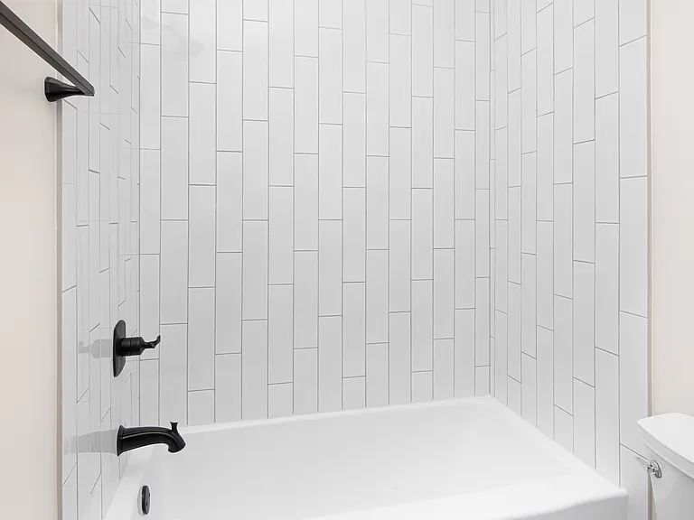 1307 E 22nd St — Photo 26
