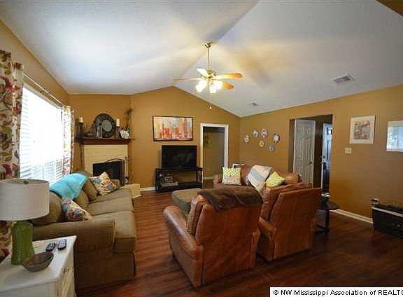 3rd image of 6876 Amanda Dr N